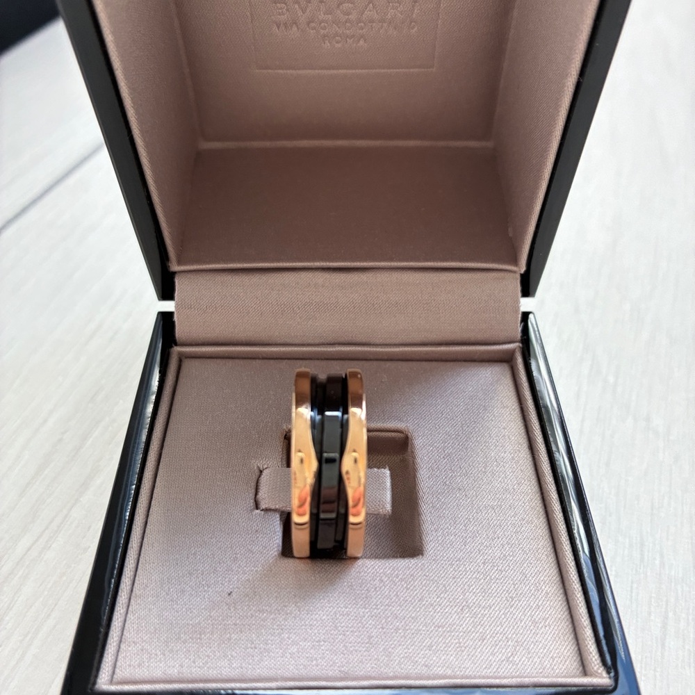 B.zero1 Ring - Picture 2 of 4